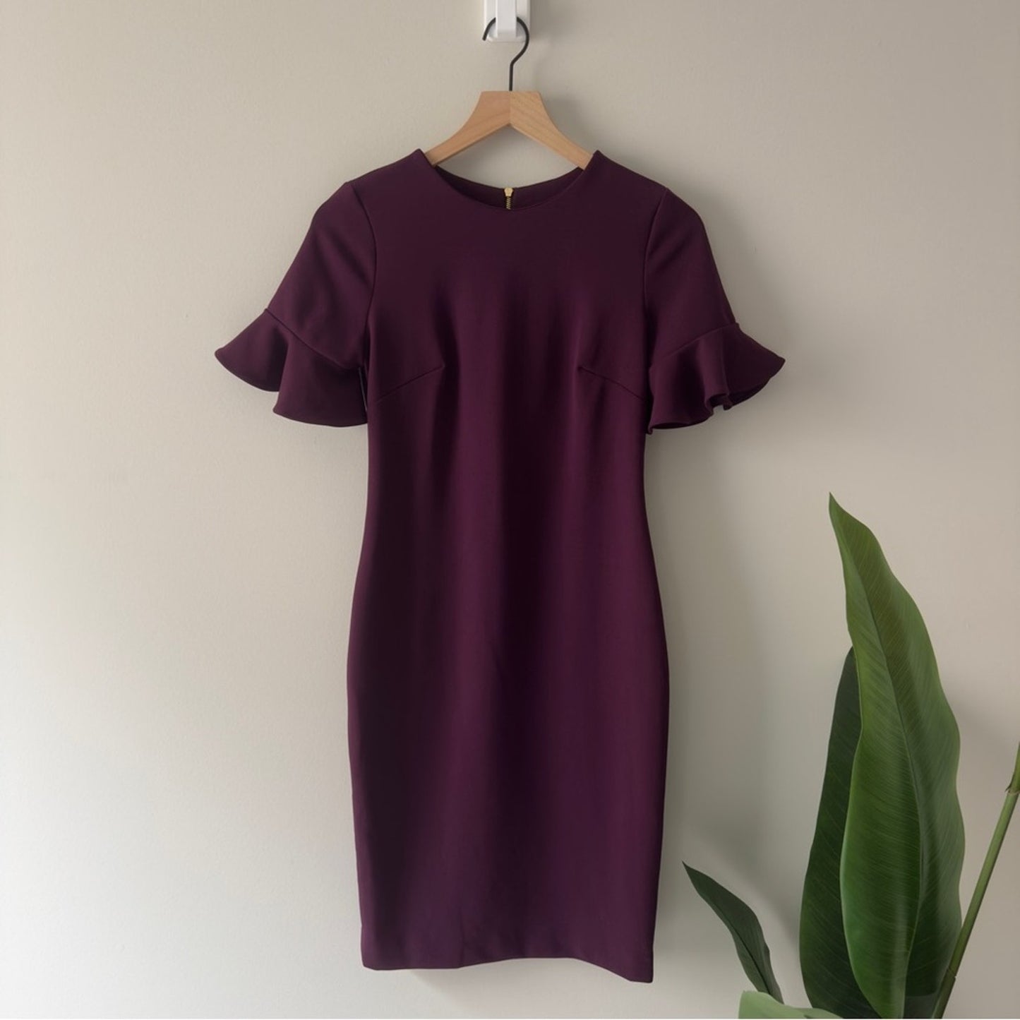 Calvin Klein Elegant Purple Ruffle Short Sleeve Dress Zip Up Zipper Back Pencil