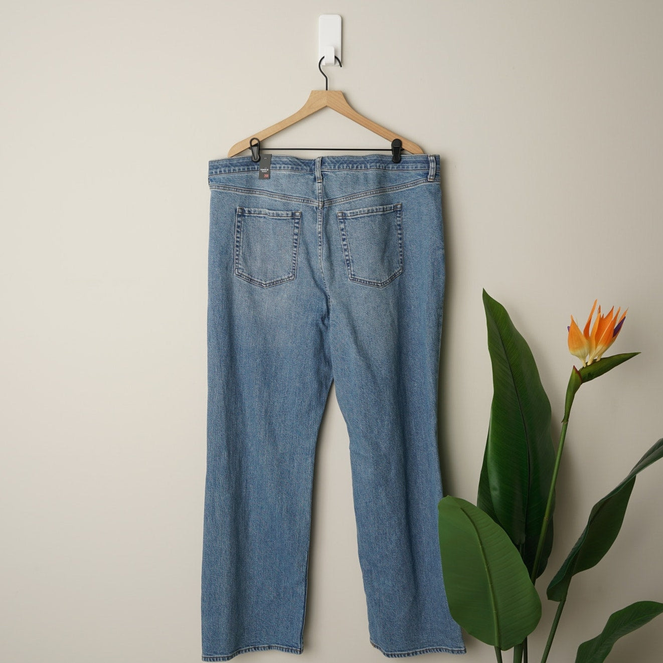 Torrid High-Rise Baggy Straight Classic Denim Jeans Distressed Medium Wash Zip
