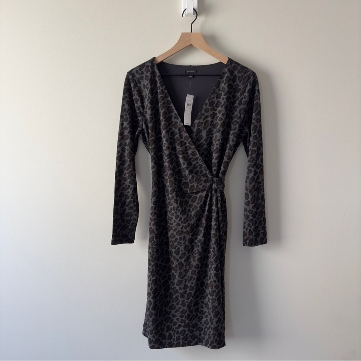 Ann Taylor Leopard Print Gray Wrap Tie Dress with Long Sleeves stretch lined NWT