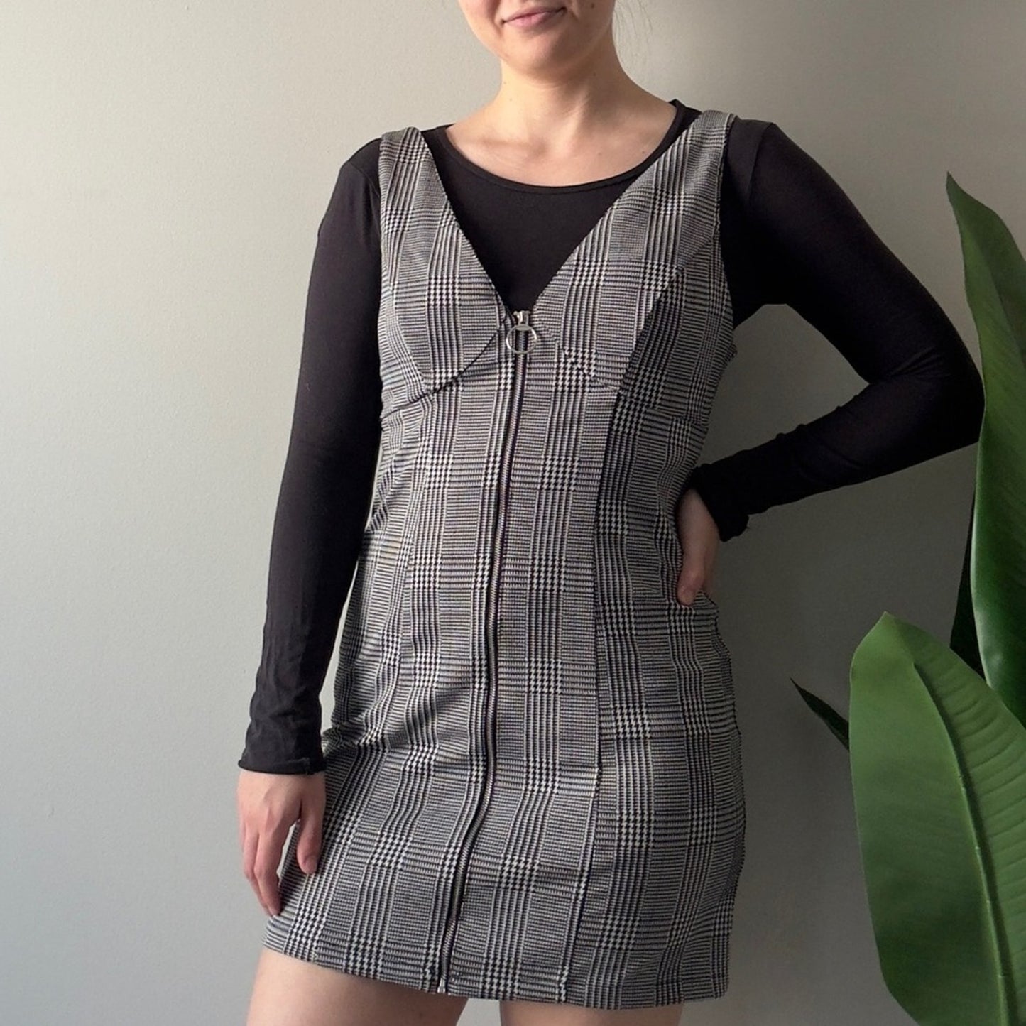Love Tree Pinafore Plaid Black White mini Dress Full Zip Front Circle Zipper EUC