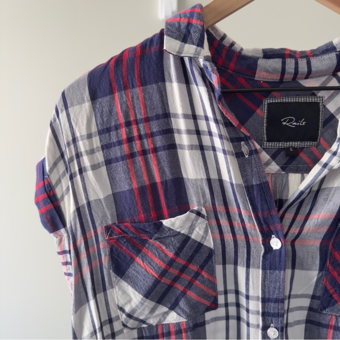 Rails Plaid Button Down Top Casual Front Pocket Collared Cap Sleeve collar