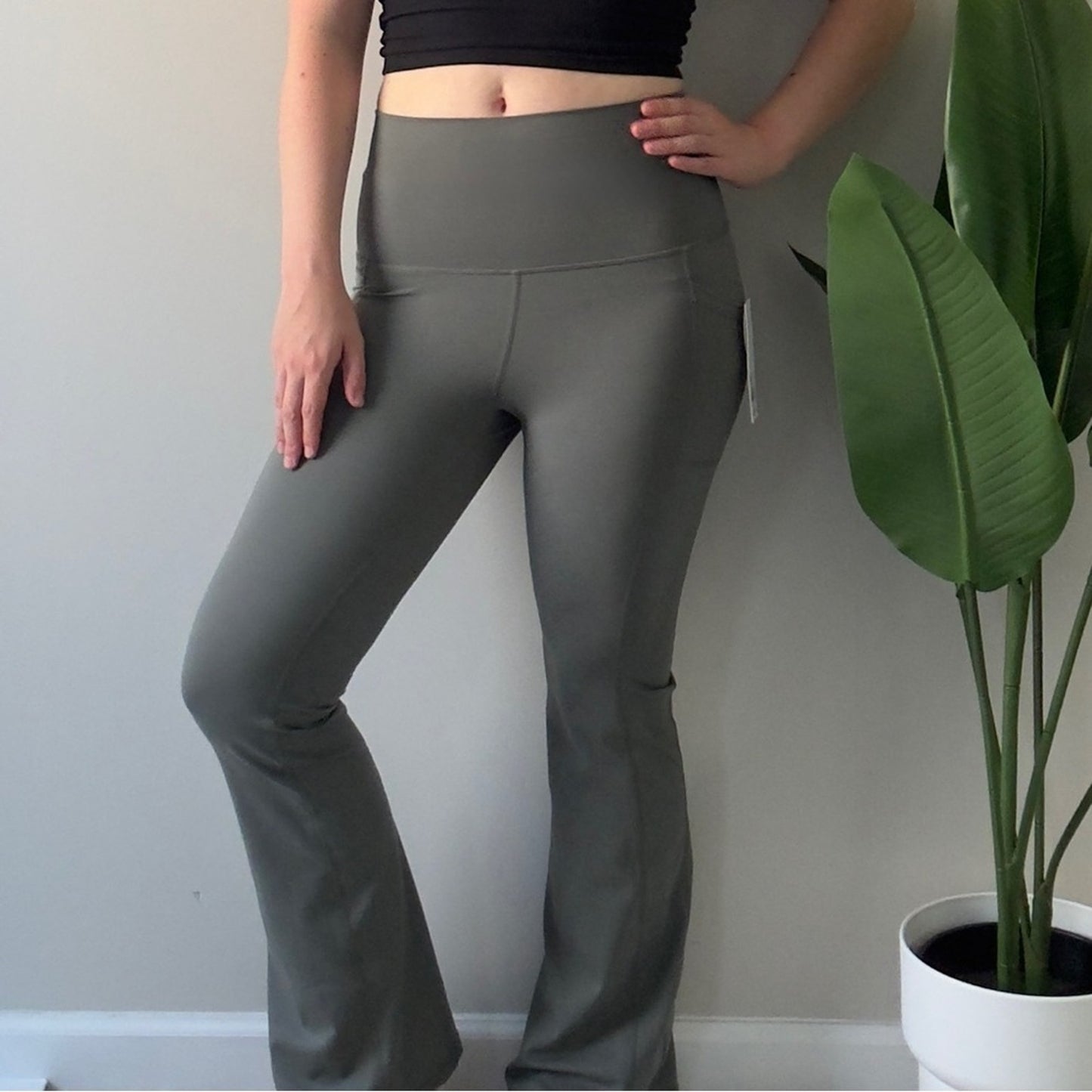 Yogalicious Lux Tribeca 7/8 Flare Pants in Mulled Basil stretch mid waist rise S