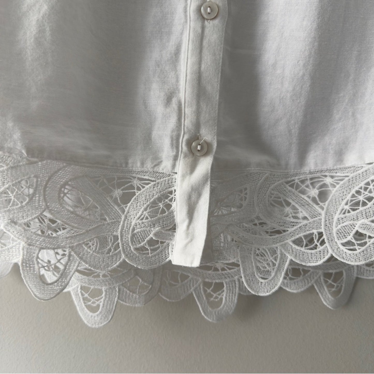 American Eagle Cotton Linen Blend White Button-Down Shirt Lace Hem Collared NWT