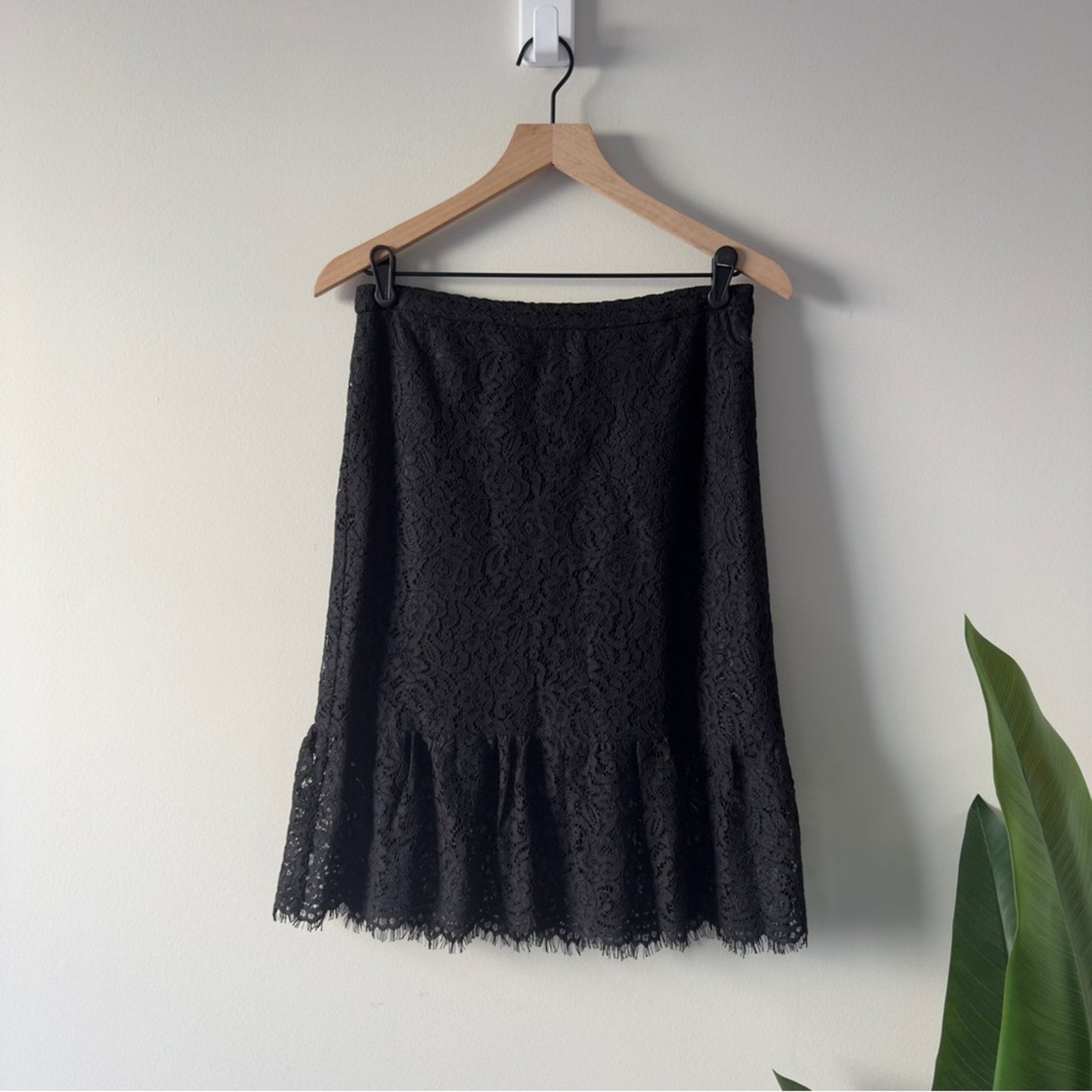 Banana Republic Black Lace Skirt Ruffle flare mermaid hem midi zip up zipper NWT