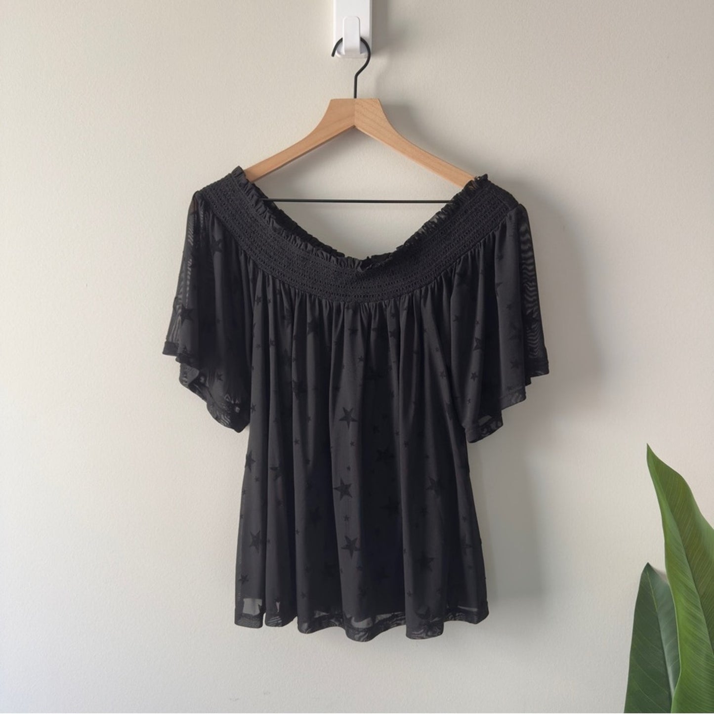 Anthropologie Maeve Star Print Black Off-Shoulder Stars Top Smocked Mesh Stretch
