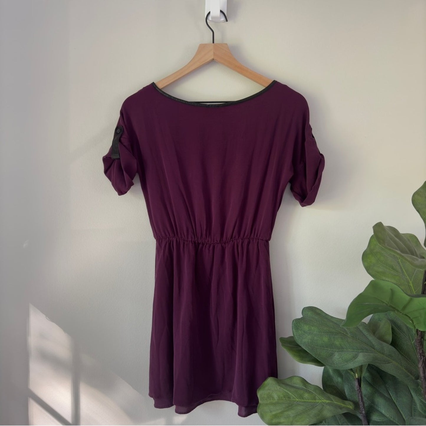 Alice + Olivia Silk Blend Mini Dress Purple Black Leather Roll Tab Short Sleeves