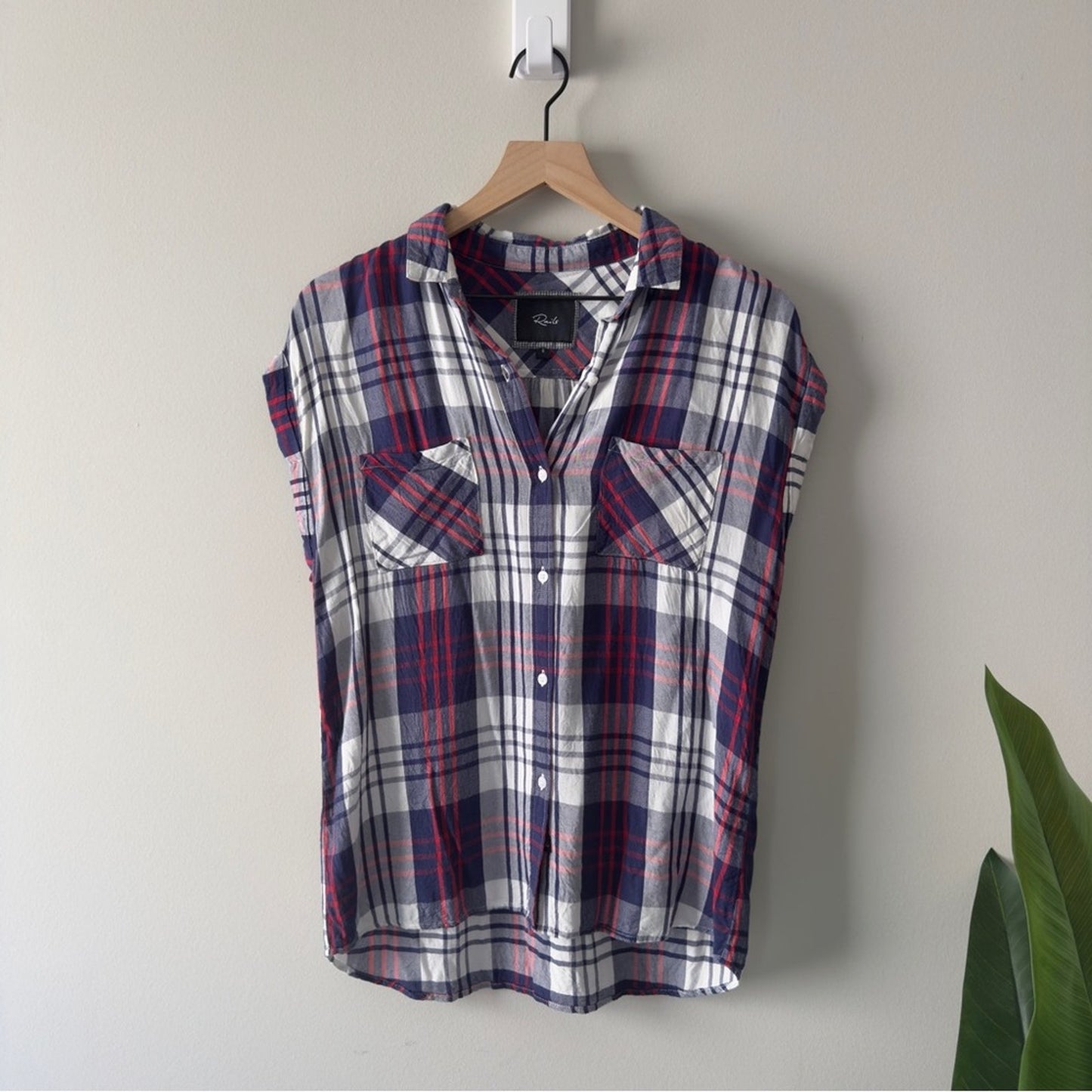 Rails Plaid Button Down Top Casual Front Pocket Collared Cap Sleeve collar