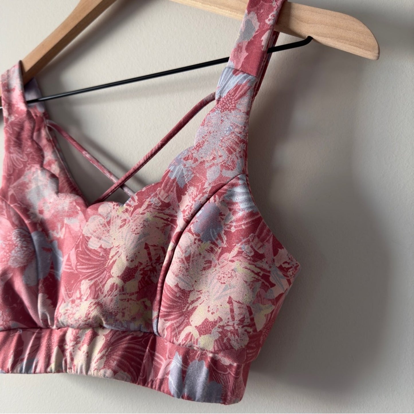 Anthropologie Daily Practice Pink Floral Scalloped scoop neck Sports Bra stretch