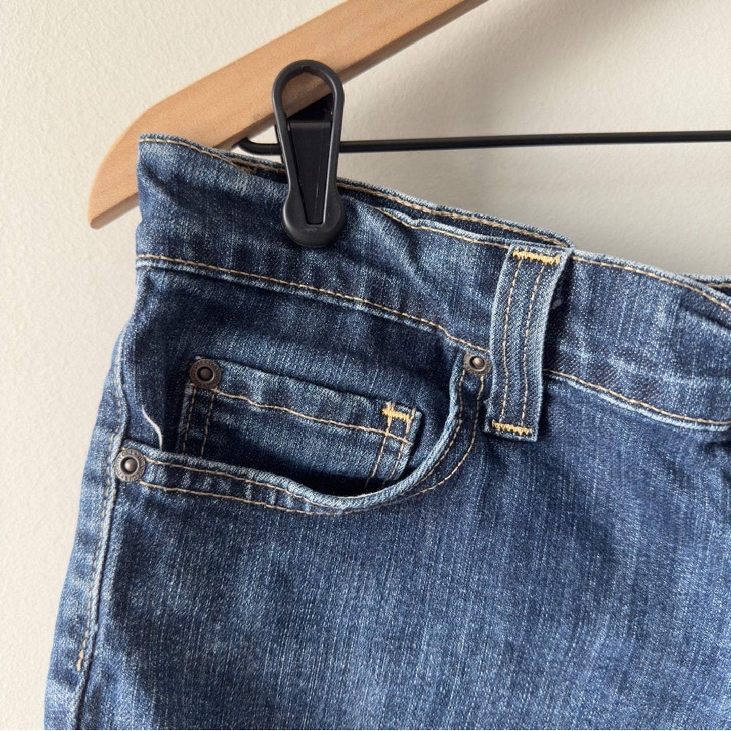 Vintage Y2K Forever 21 Low-Rise Denim Jean Shorts Bermuda 2000s Zip button Dark