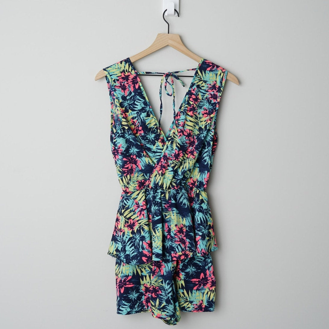 Charlotte Russe Tiered Shorts Romper Tropical Floral Sleeveless V-Neck Bow Back