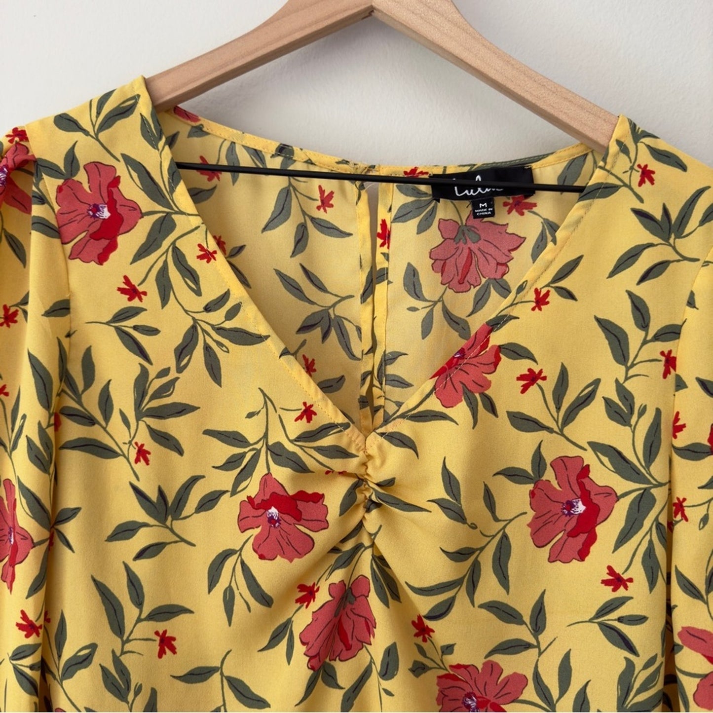 Lulus Floral Long Sleeve Peplum Top Ruched V-Neck Button Keyhole Back Polyester