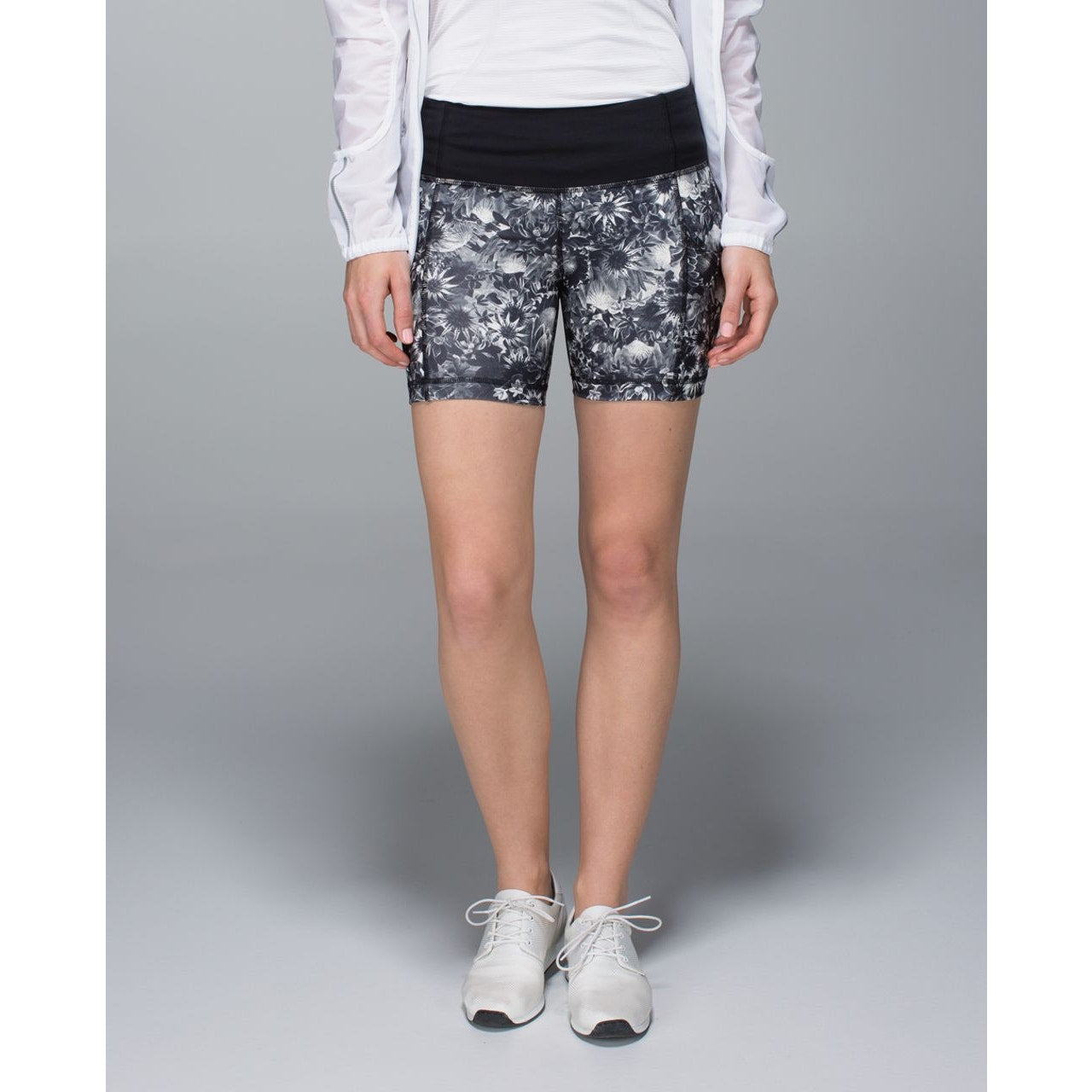 Lululemon Run: Dart & Dash Short *Block-It Pocket in Flowabunga Black Angel Wing