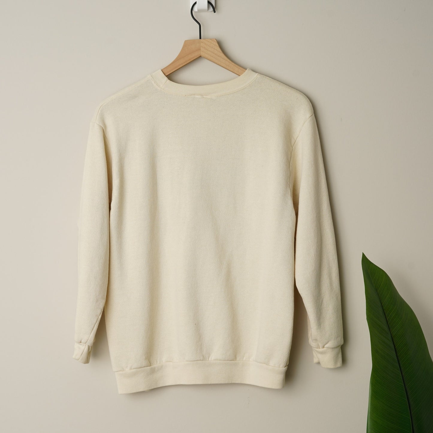 Vintge Chic 100% Natural Woman "Happiness is from the heart" Embroidered Crew L