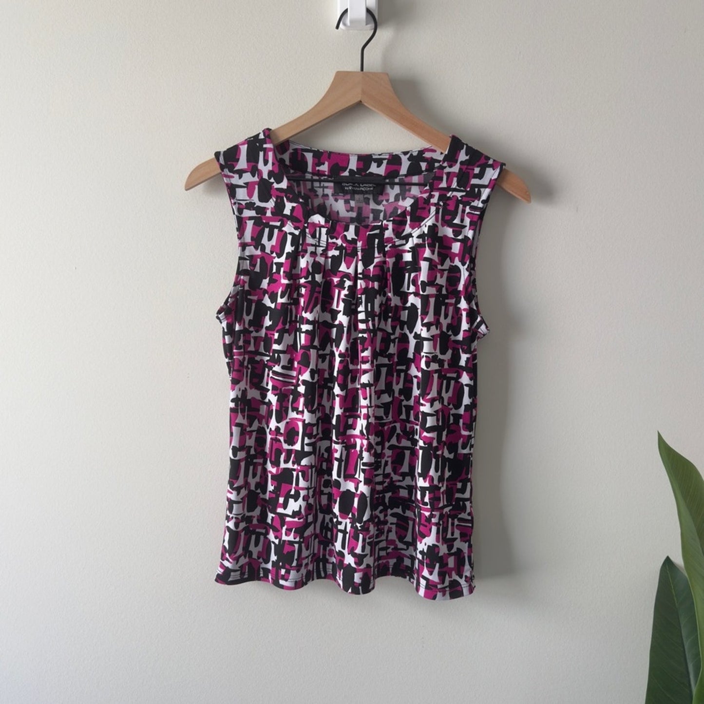 Y2K Evan Picone Black Label Pink White Geometric Blouse Tank Top Sleeveless EUC