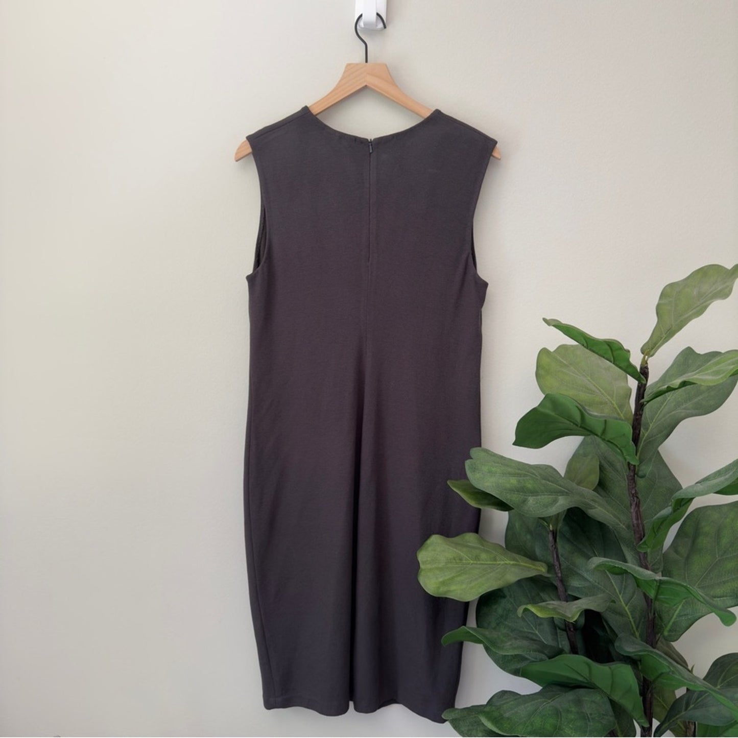 Vince Sleeveless Solid Gray V-Neck Dress Business Professional Minimalist Zip Up