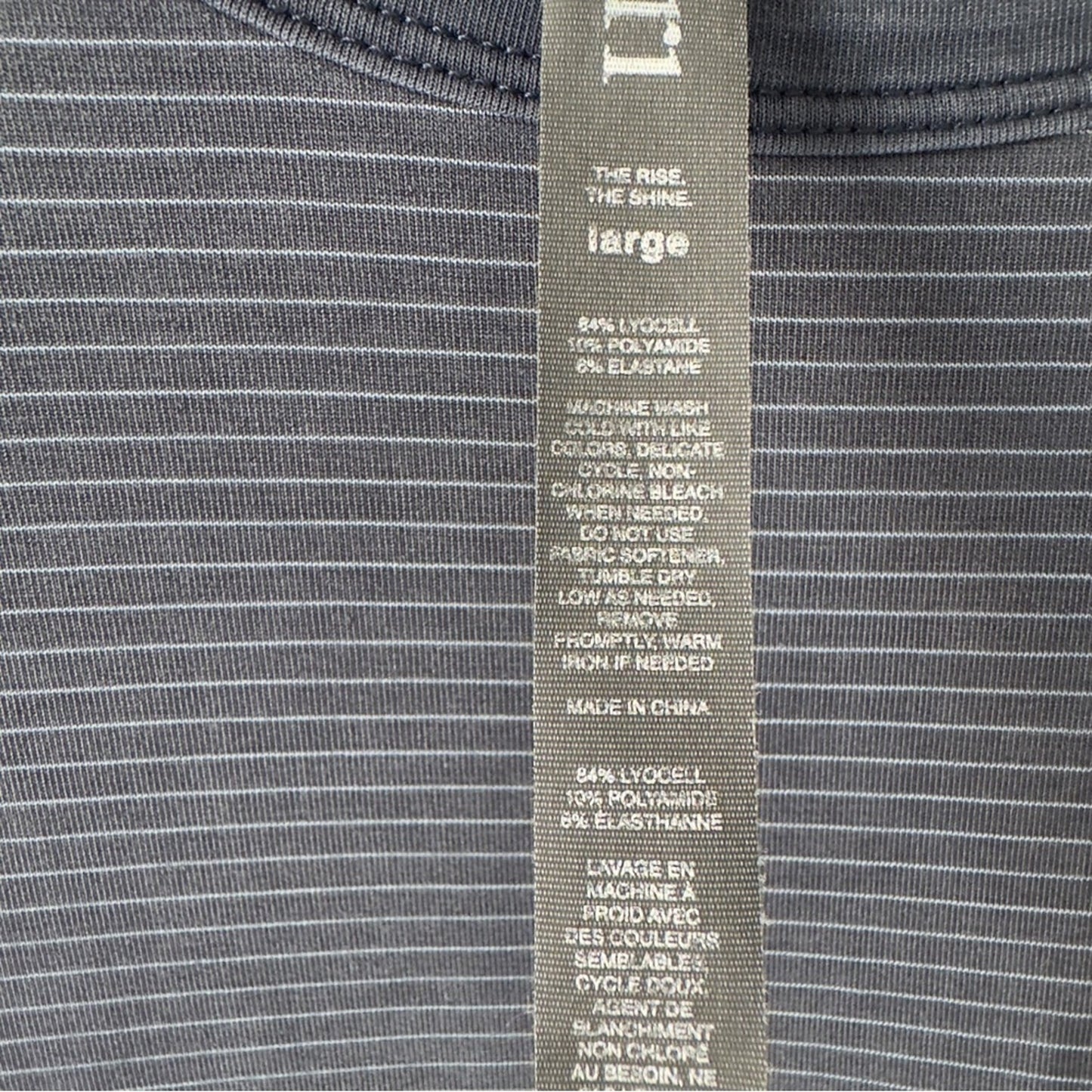 Vuori Linear Tech Tee in Ink Striped Short Sleeve Shirt T-Shirt Pocket Stretch L