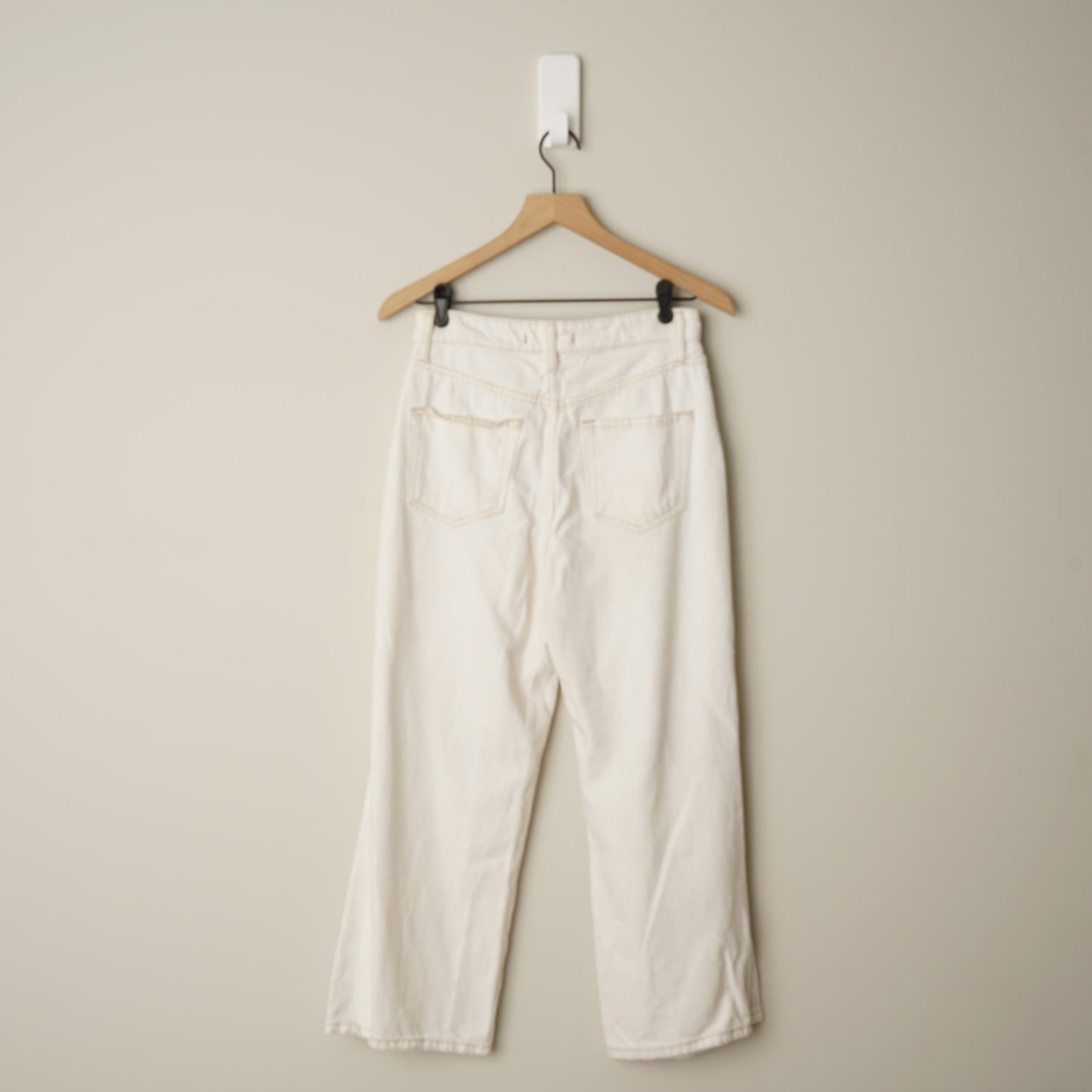 Free People We the Free Lasso Jean in White Lightning Button Fly Ripped Knee EUC