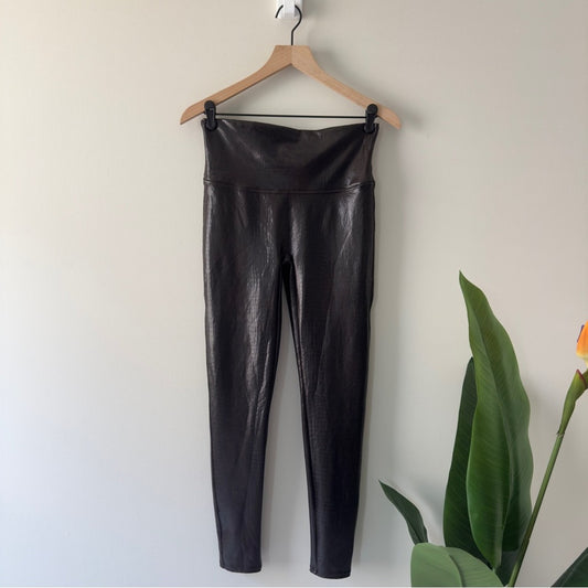 SPANX Croc Shine Leggings in Brown/Black High-Waisted Sleek Form-Fitting stretch