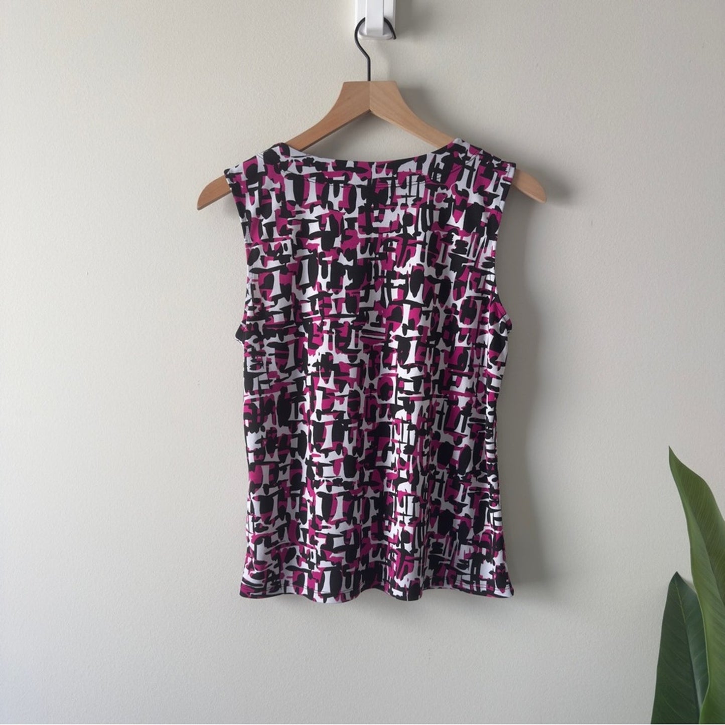 Y2K Evan Picone Black Label Pink White Geometric Blouse Tank Top Sleeveless EUC