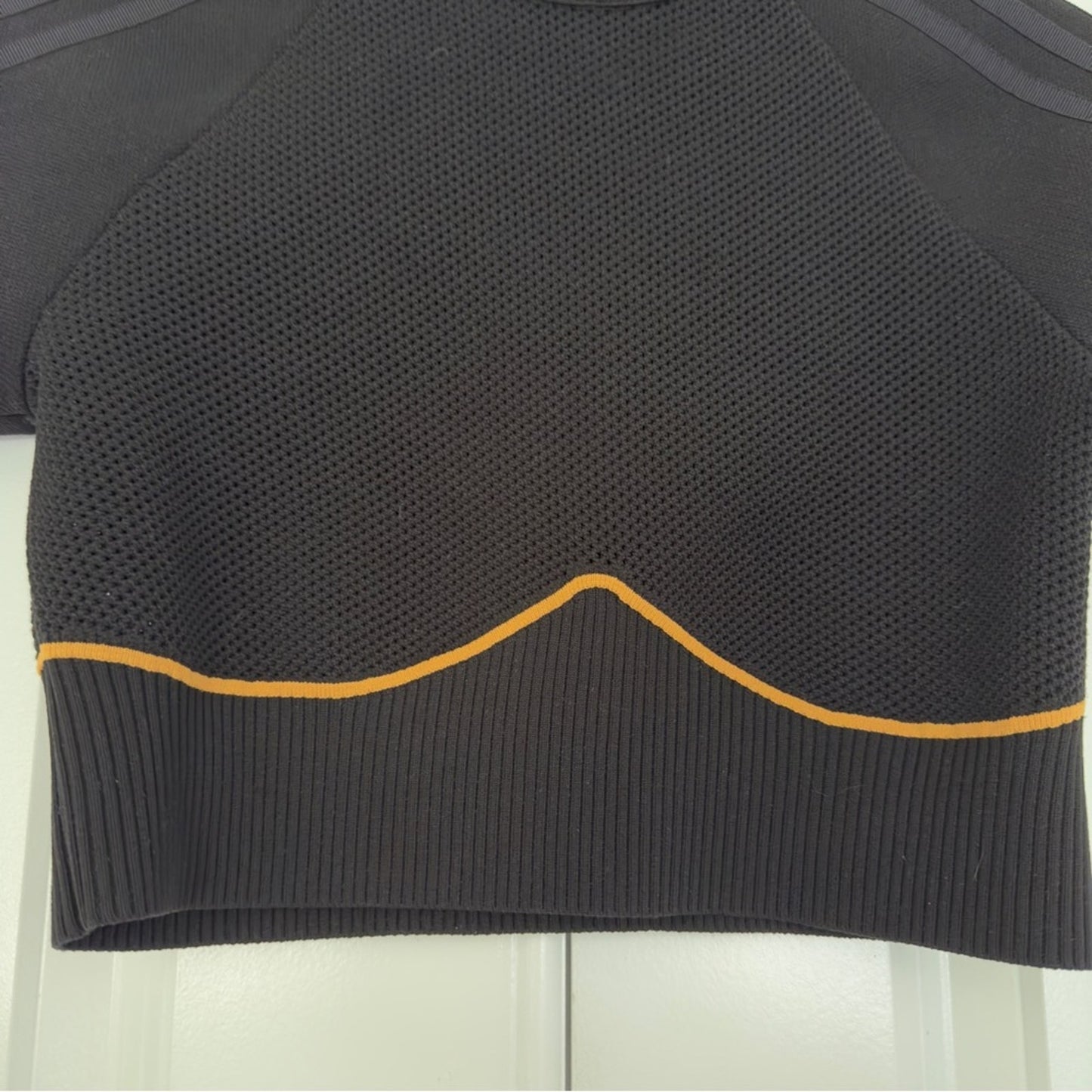 Ivy Park x Adidas netted Jersey crop top Short sleeve crew neck black orange EUC