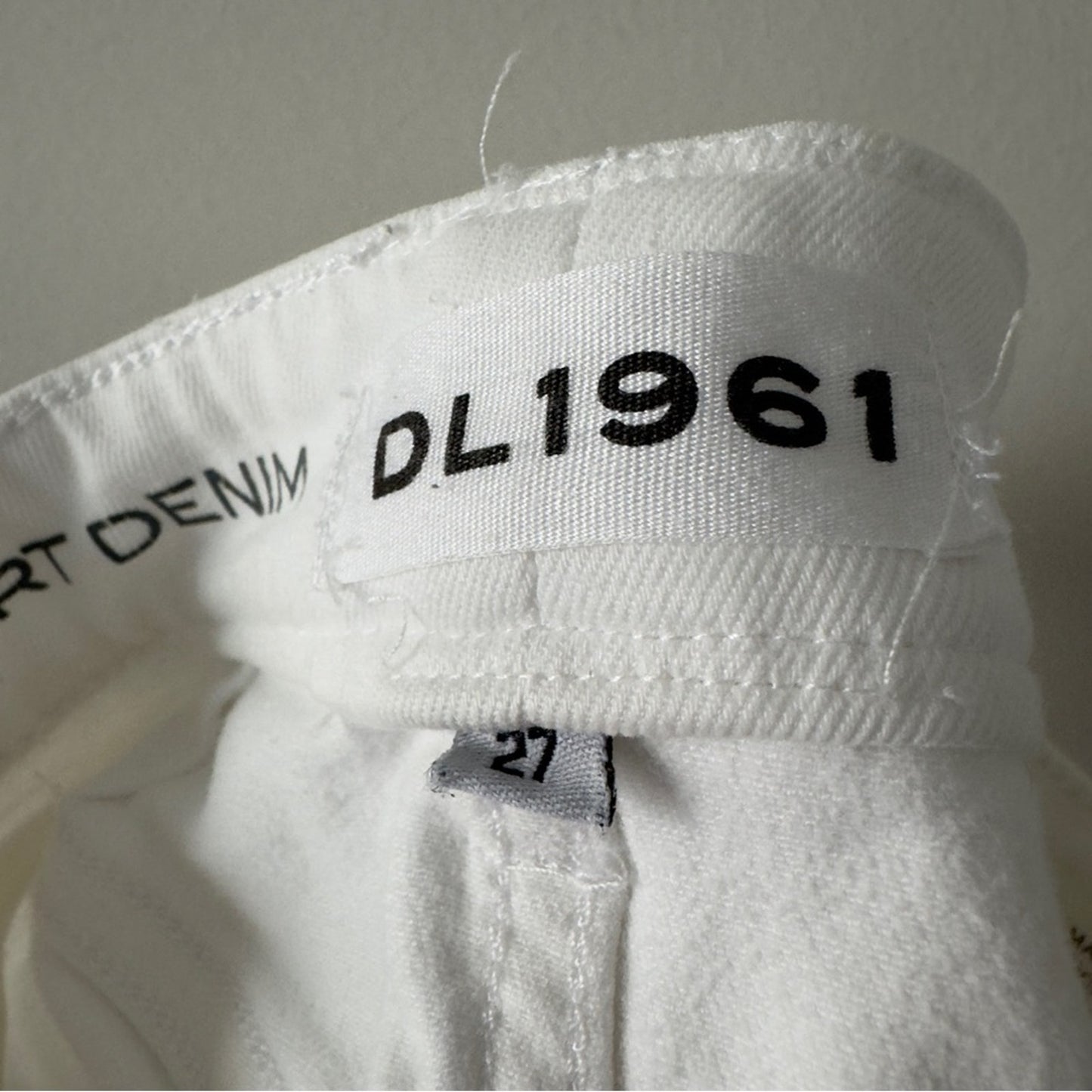 DL1961 Smart Denim Lara Cropped Flare Jeans in Porcelain White Women's raw hem