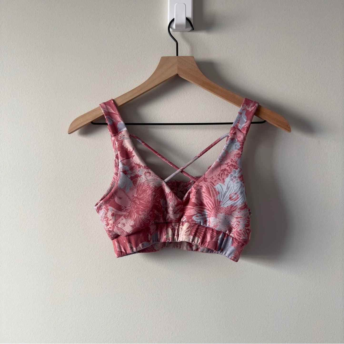 Anthropologie Daily Practice Pink Floral Scalloped scoop neck Sports Bra stretch
